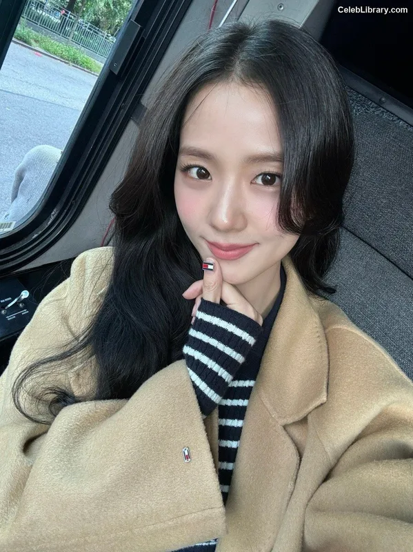 Jisoo - BLΛƆKPIИK ( BLACKPINK ) photo 15 of 2451
