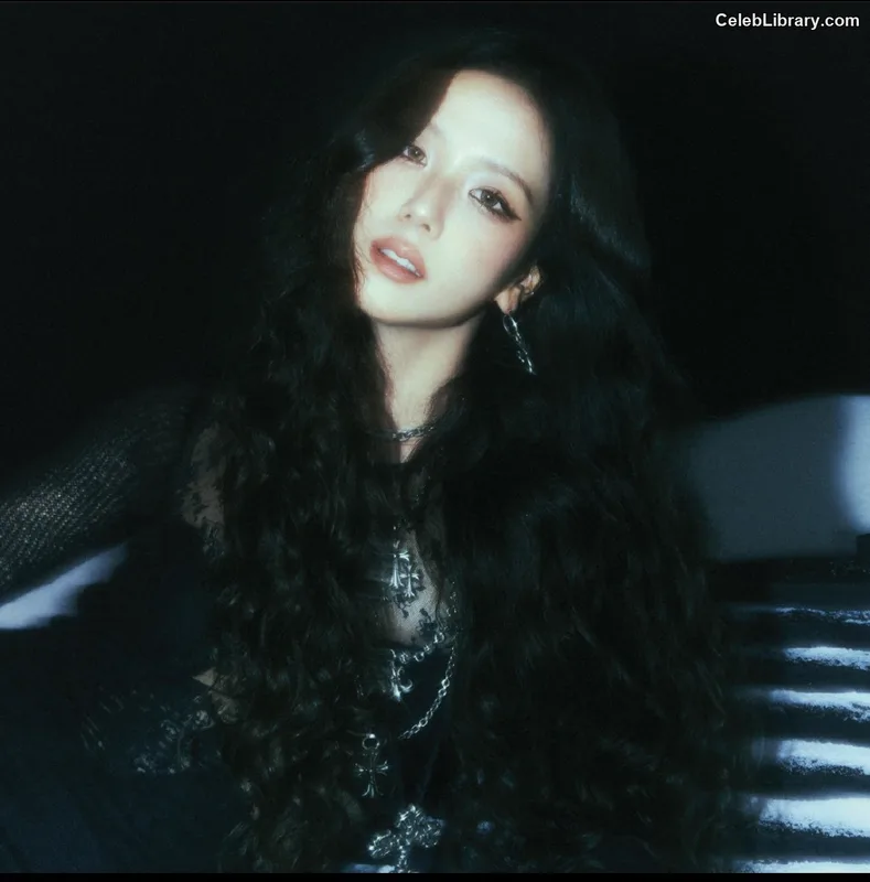 Jisoo - BLΛƆKPIИK ( BLACKPINK ) photo 9 of 2451