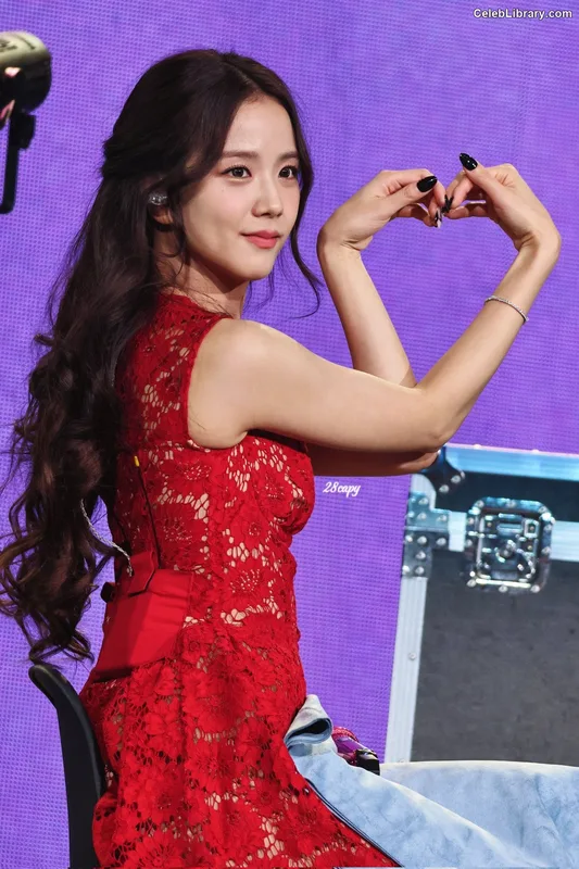Jisoo - BLΛƆKPIИK ( BLACKPINK ) photo 15 of 2451