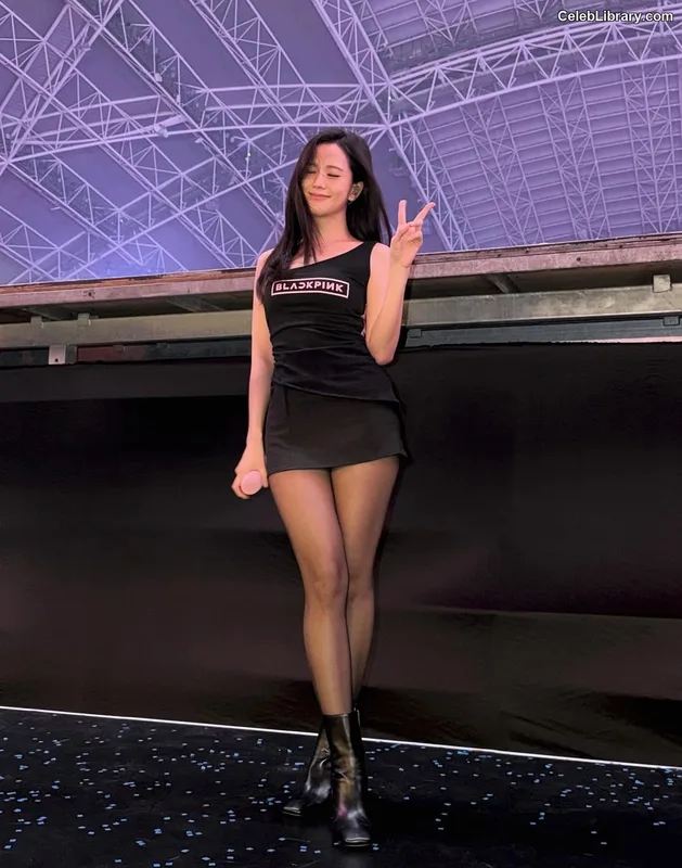 Jisoo - BLΛƆKPIИK ( BLACKPINK ) photo 20 of 2451
