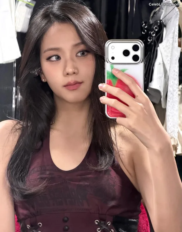 Jisoo - BLΛƆKPIИK ( BLACKPINK ) photo 22 of 2451