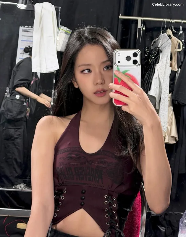 Jisoo - BLΛƆKPIИK ( BLACKPINK ) photo 23 of 2451