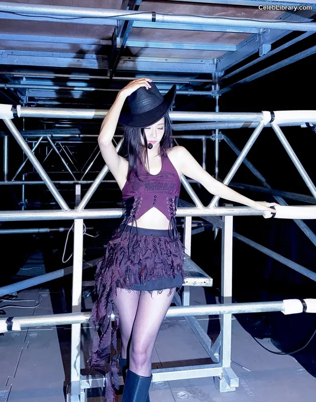 Jisoo  - BLΛƆKPIИK ( BLACKPINK ) photo 3 of 2451