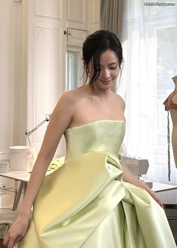 Jisoo  - BLΛƆKPIИK ( BLACKPINK ) photo 8 of 2451