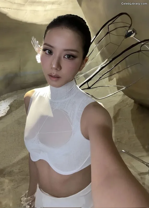 Jisoo  - BLΛƆKPIИK ( BLACKPINK ) photo 21 of 2451