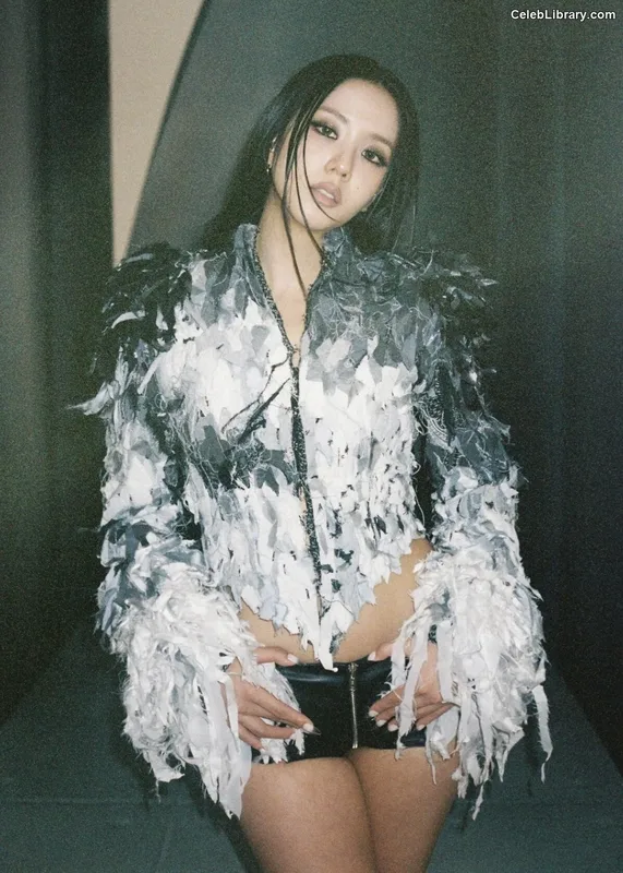 Jisoo  - BLΛƆKPIИK ( BLACKPINK ) photo 22 of 2451