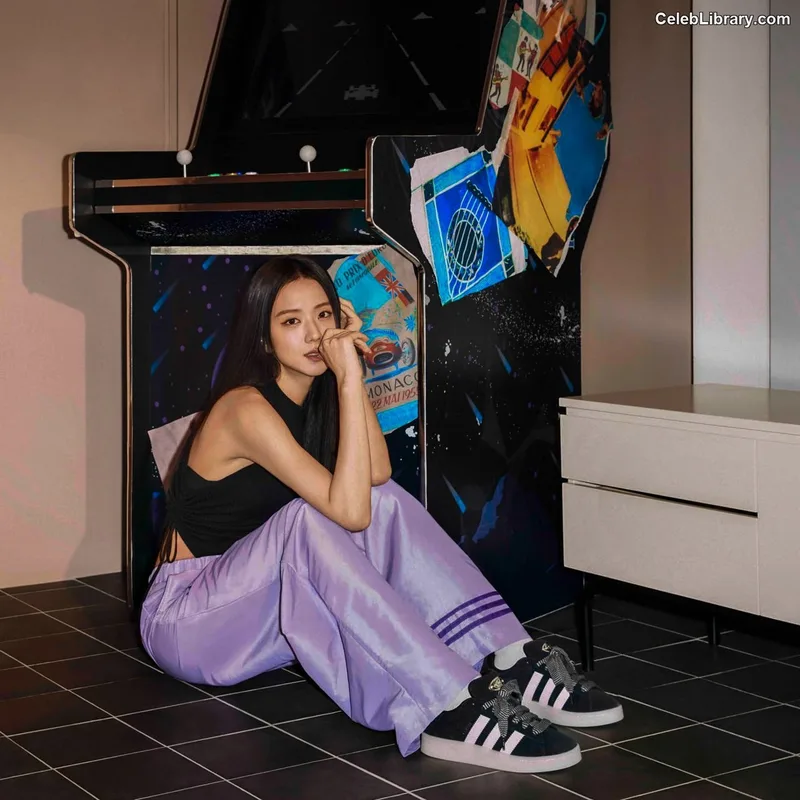 Jisoo  - BLΛƆKPIИK ( BLACKPINK ) photo 3 of 2451