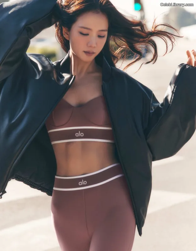 Jisoo  - BLΛƆKPIИK ( BLACKPINK ) photo 19 of 2451