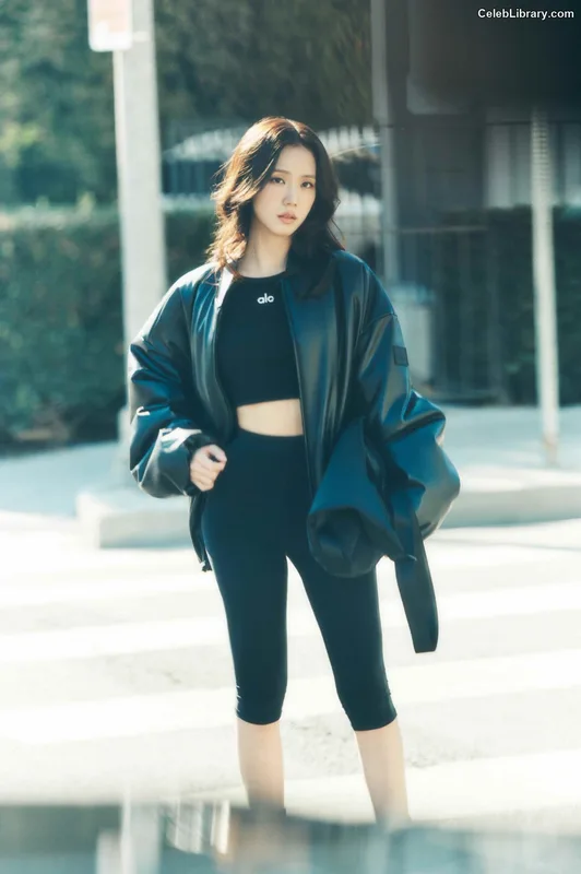Jisoo  - BLΛƆKPIИK ( BLACKPINK ) photo 23 of 2451