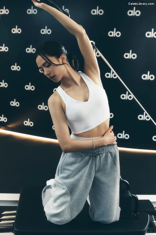 Jisoo  - BLΛƆKPIИK ( BLACKPINK ) photo 1 of 2451
