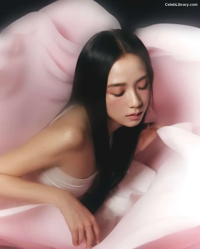 Jisoo  - BLΛƆKPIИK ( BLACKPINK ) photo 3 of 2451