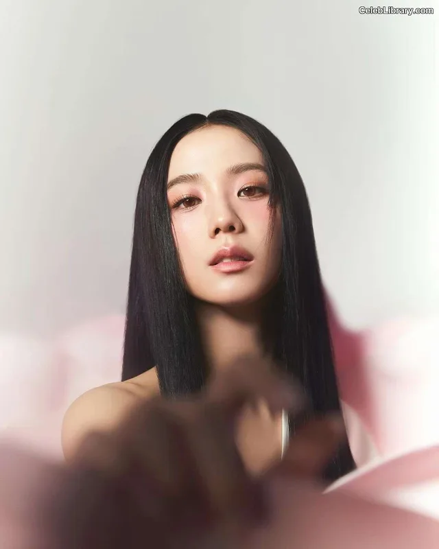 Jisoo  - BLΛƆKPIИK ( BLACKPINK ) photo 4 of 2451