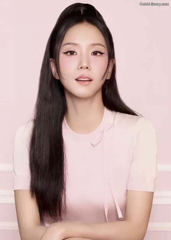 Jisoo  - BLΛƆKPIИK ( BLACKPINK ) photo 13 of 2451
