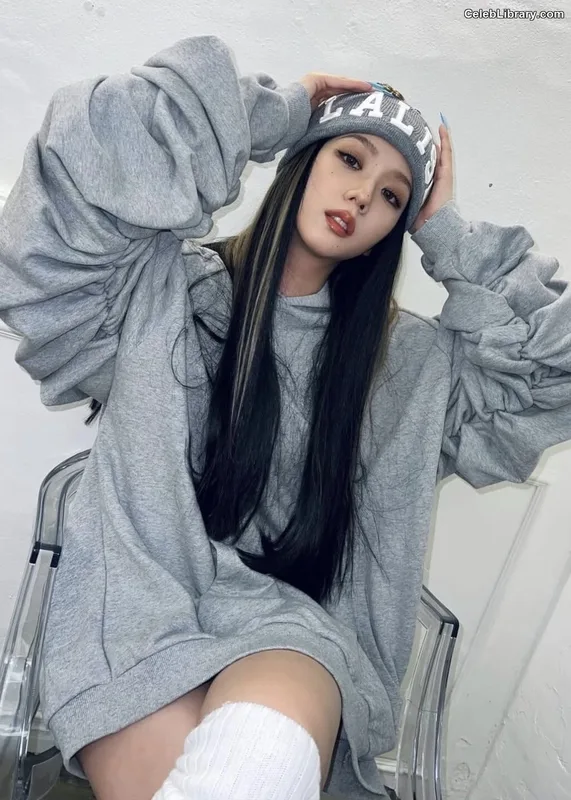 Jisoo  - BLΛƆKPIИK ( BLACKPINK ) photo 24 of 2451