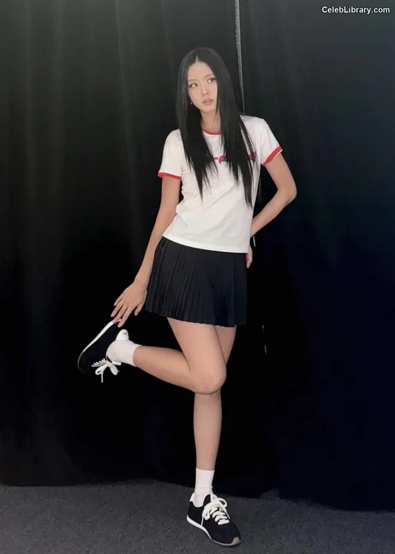 Jisoo - BLΛƆKPIИK ( BLACKPINK ) photo 4 of 2451
