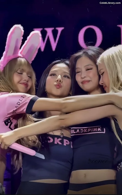 Jisoo - BLΛƆKPIИK ( BLACKPINK ) photo 14 of 2451
