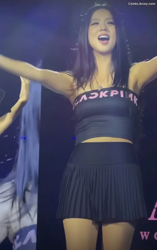 Jisoo - BLΛƆKPIИK ( BLACKPINK ) photo 19 of 2451