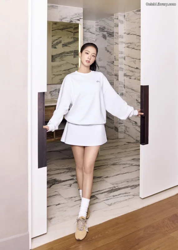 Jisoo - BLΛƆKPIИK ( BLACKPINK ) photo 24 of 2451