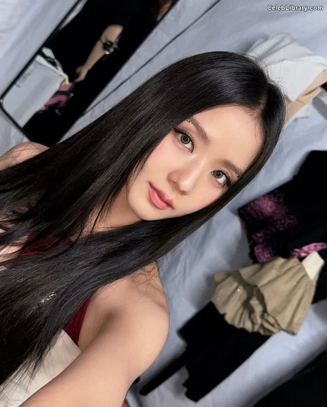 Jisoo - BLΛƆKPIИK ( BLACKPINK ) photo 6 of 2451