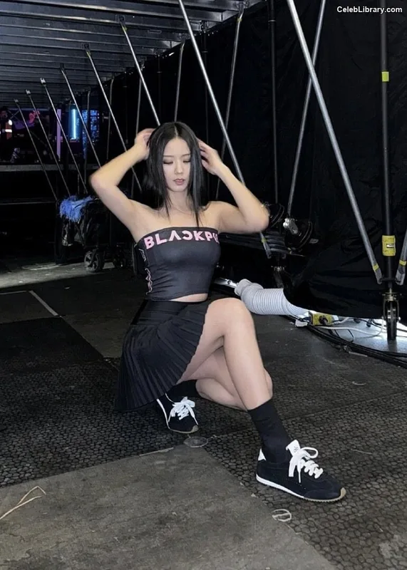 Jisoo - BLΛƆKPIИK ( BLACKPINK ) photo 8 of 2451