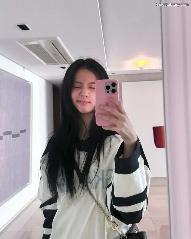 Jisoo - BLΛƆKPIИK ( BLACKPINK ) photo 14 of 2451