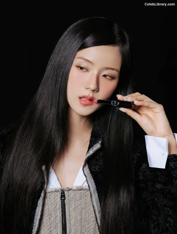 Jisoo - BLΛƆKPIИK ( BLACKPINK ) photo 11 of 2451