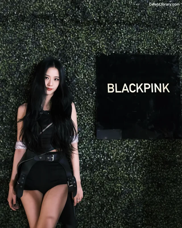 Jisoo  - BLΛƆKPIИK ( BLACKPINK ) photo 4 of 2451