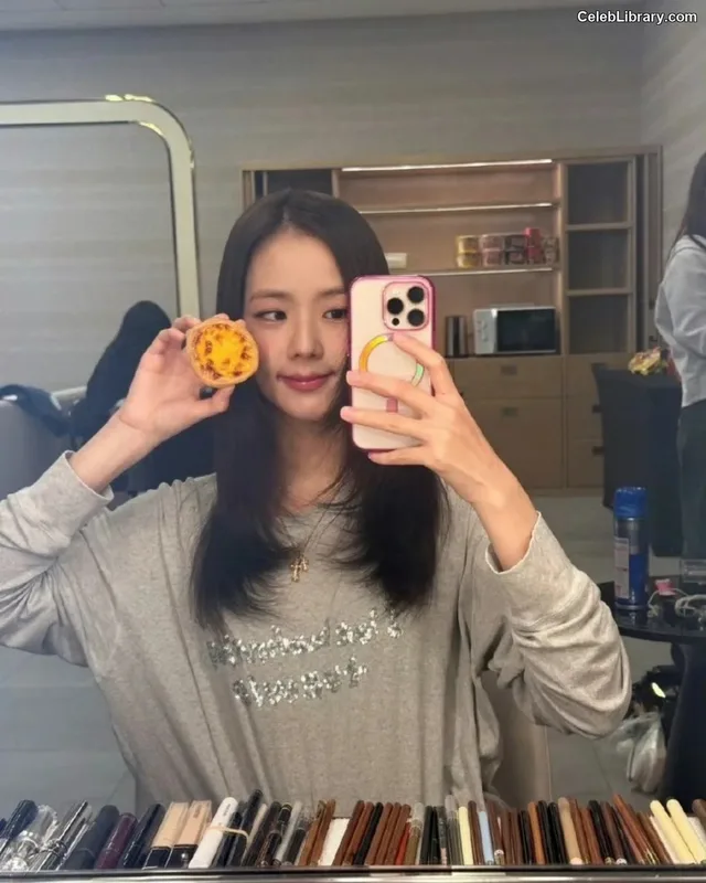 Jisoo  - BLΛƆKPIИK ( BLACKPINK ) photo 9 of 2451