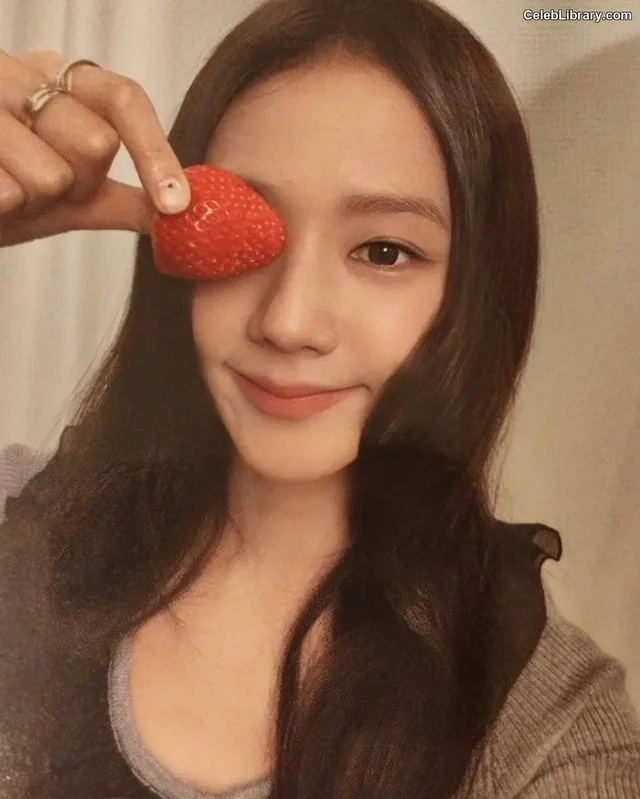 Jisoo  - BLΛƆKPIИK ( BLACKPINK ) photo 10 of 2451