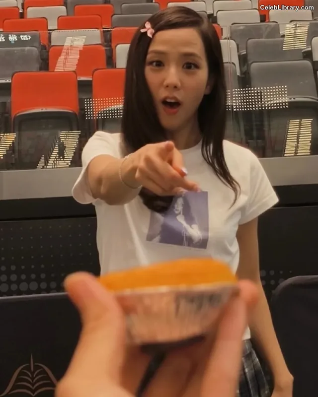 Jisoo  - BLΛƆKPIИK ( BLACKPINK ) photo 12 of 2451