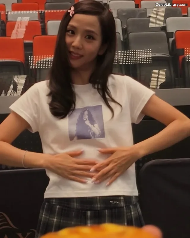 Jisoo  - BLΛƆKPIИK ( BLACKPINK ) photo 13 of 2451