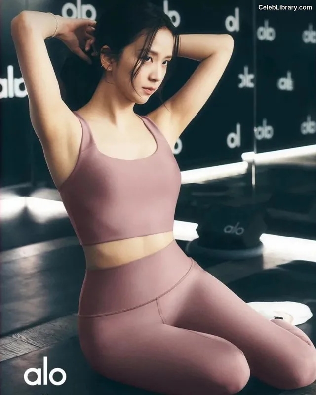 Jisoo  - BLΛƆKPIИK ( BLACKPINK ) photo 17 of 2451
