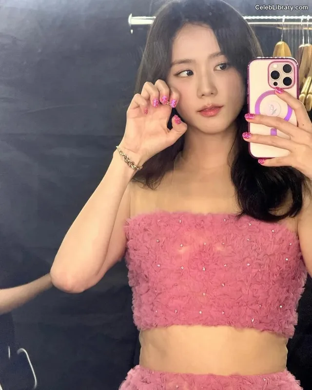 Jisoo  - BLΛƆKPIИK ( BLACKPINK ) photo 21 of 2451