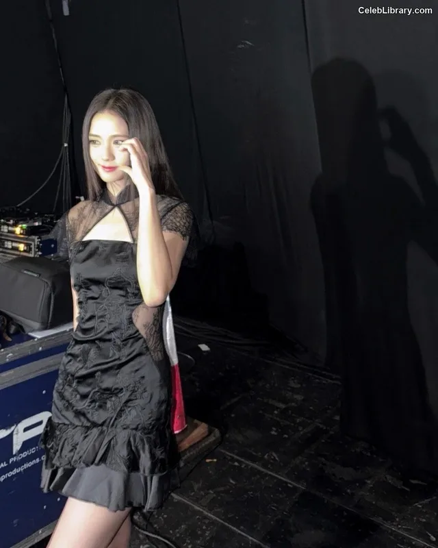 Jisoo  - BLΛƆKPIИK ( BLACKPINK ) photo 2 of 2451