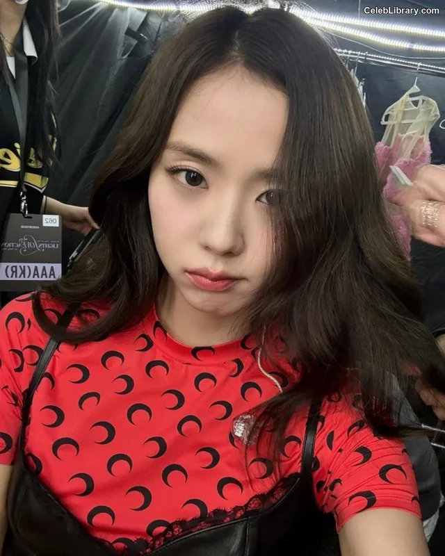 Jisoo  - BLΛƆKPIИK ( BLACKPINK ) photo 3 of 2451