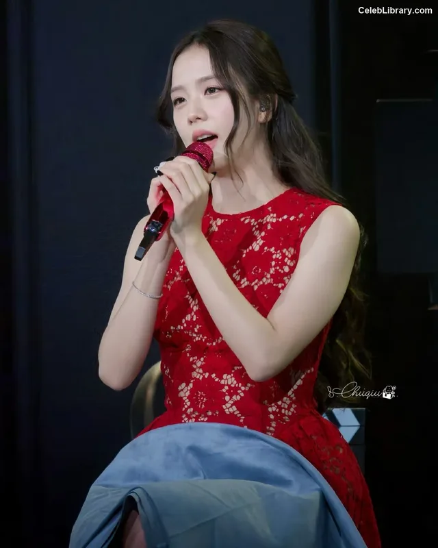 Jisoo  - BLΛƆKPIИK ( BLACKPINK ) photo 20 of 2451