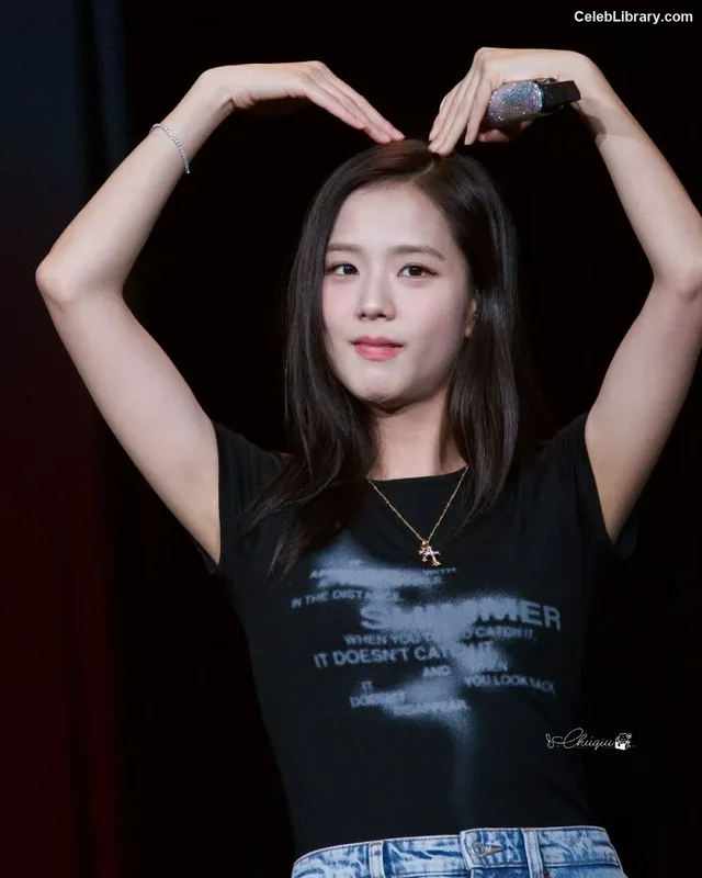 Jisoo  - BLΛƆKPIИK ( BLACKPINK ) photo 21 of 2451
