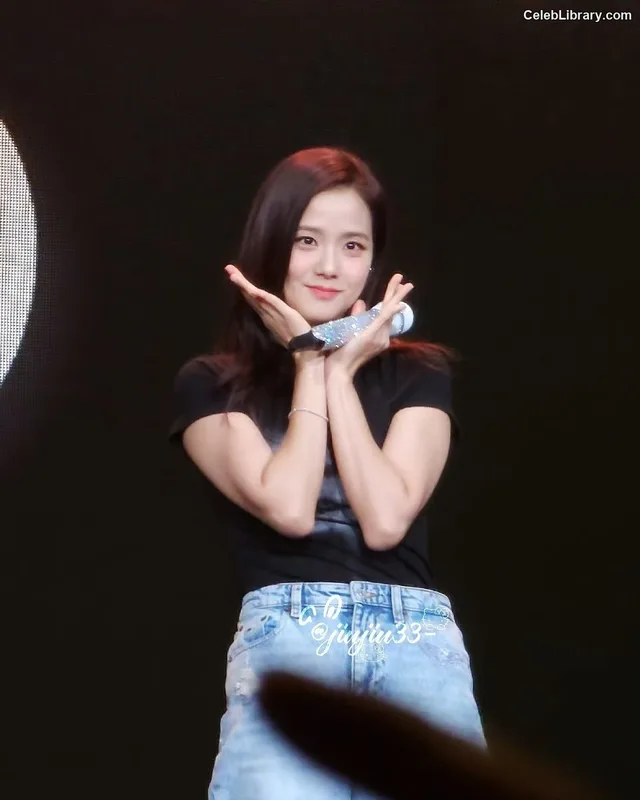 Jisoo  - BLΛƆKPIИK ( BLACKPINK ) photo 5 of 2451