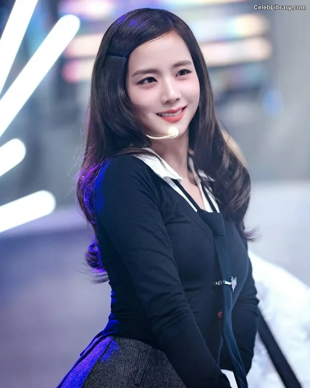 Jisoo  - BLΛƆKPIИK ( BLACKPINK ) photo 7 of 2451