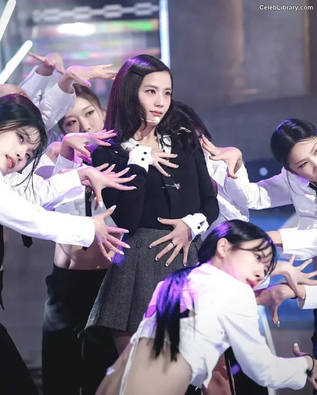 Jisoo  - BLΛƆKPIИK ( BLACKPINK ) photo 9 of 2451
