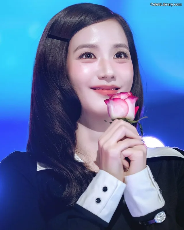 Jisoo  - BLΛƆKPIИK ( BLACKPINK ) photo 10 of 2451
