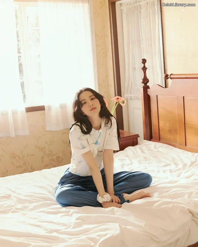 Jisoo  - BLΛƆKPIИK ( BLACKPINK ) photo 18 of 2451