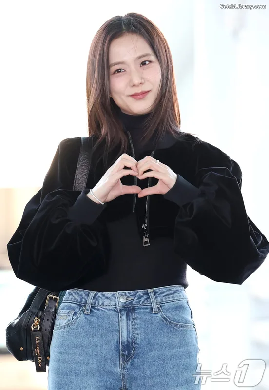 Jisoo  - BLΛƆKPIИK ( BLACKPINK ) photo 10 of 2451