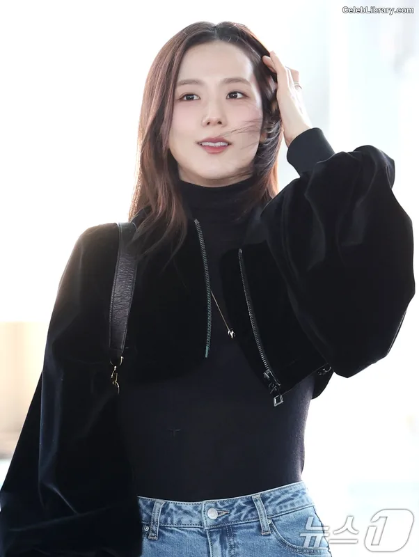 Jisoo  - BLΛƆKPIИK ( BLACKPINK ) photo 11 of 2451