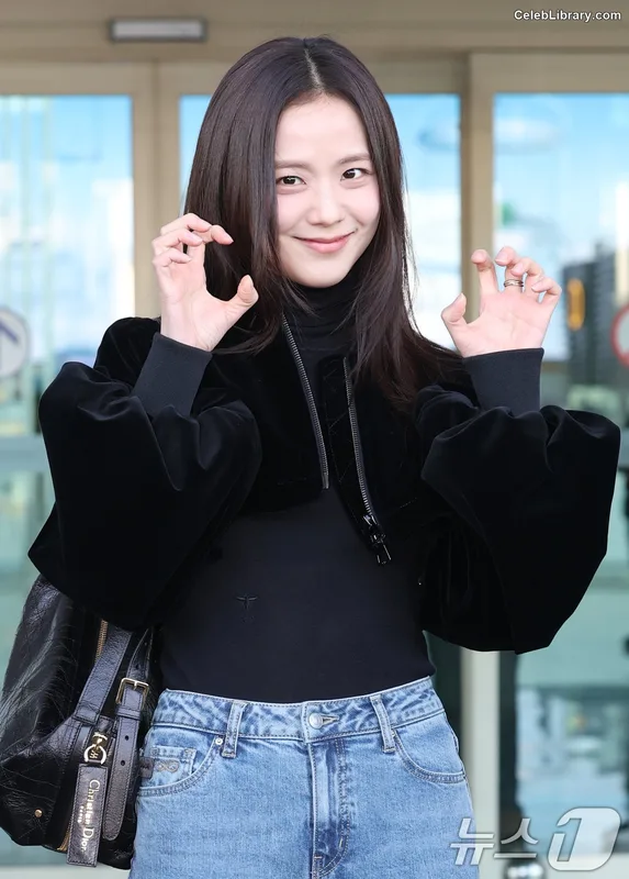 Jisoo  - BLΛƆKPIИK ( BLACKPINK ) photo 16 of 2451