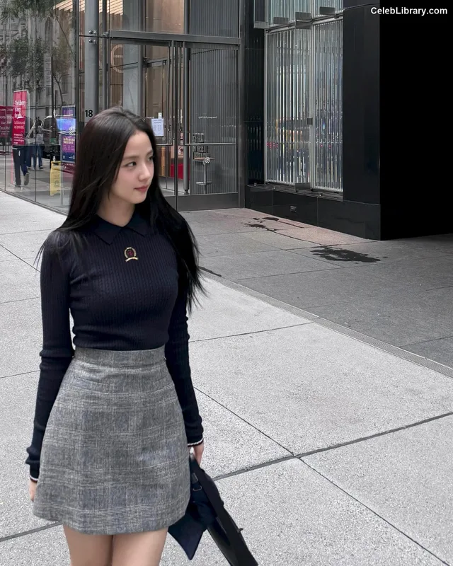 Jisoo  - BLΛƆKPIИK ( BLACKPINK ) photo 17 of 2451