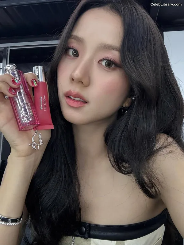 Jisoo - BLΛƆKPIИK ( BLACKPINK ) photo 9 of 2451