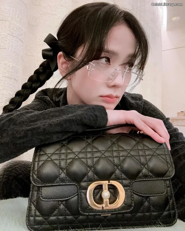 Jisoo - BLΛƆKPIИK ( BLACKPINK ) photo 18 of 2451