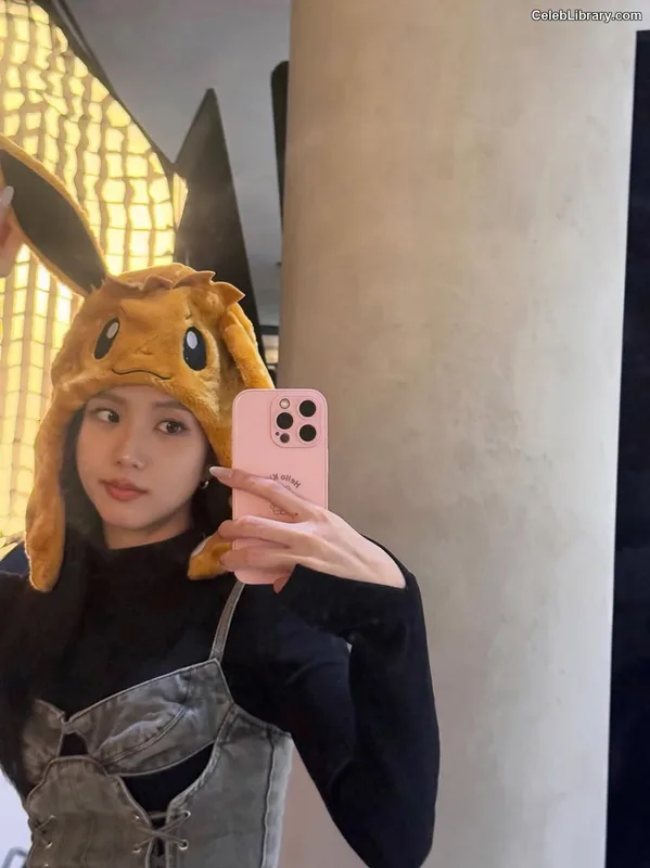 Jisoo - BLΛƆKPIИK ( BLACKPINK ) photo 2 of 2451