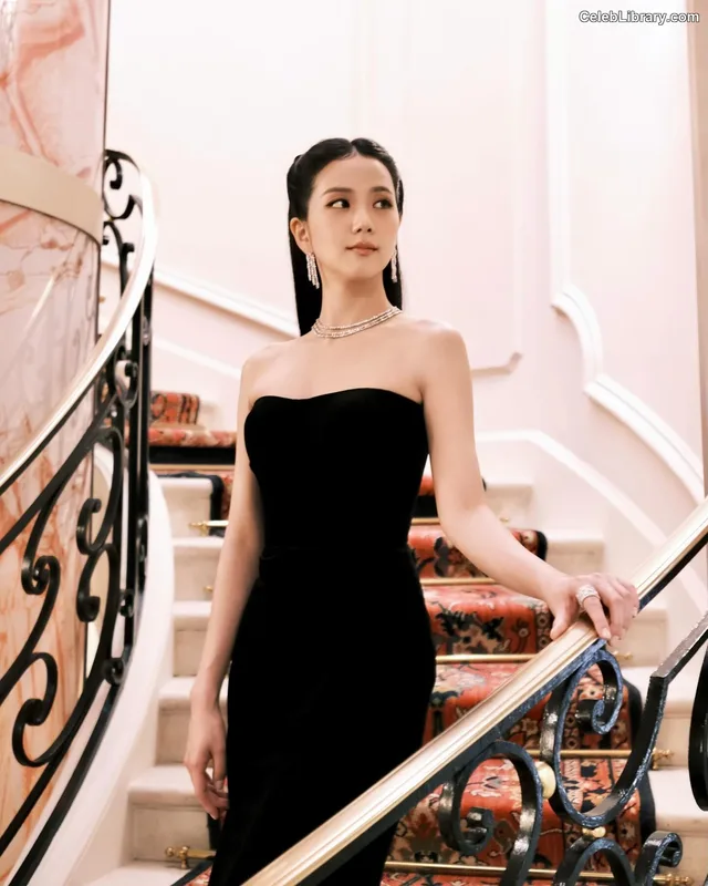 Jisoo - BLΛƆKPIИK ( BLACKPINK ) photo 17 of 2451